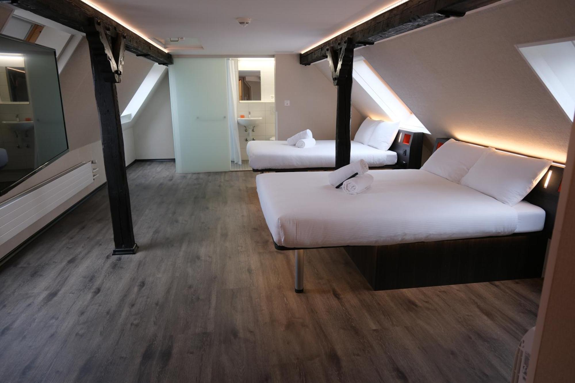 Easyhotel Zuerich Main Station Zimmer foto